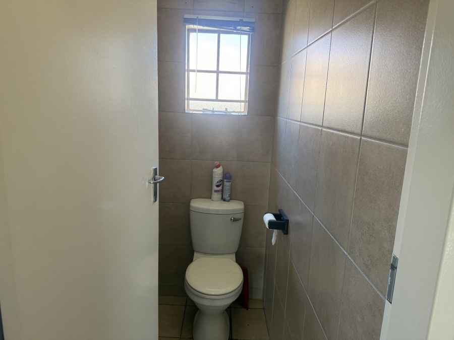2 Bedroom Property for Sale in Thatch Hill Estate Gauteng