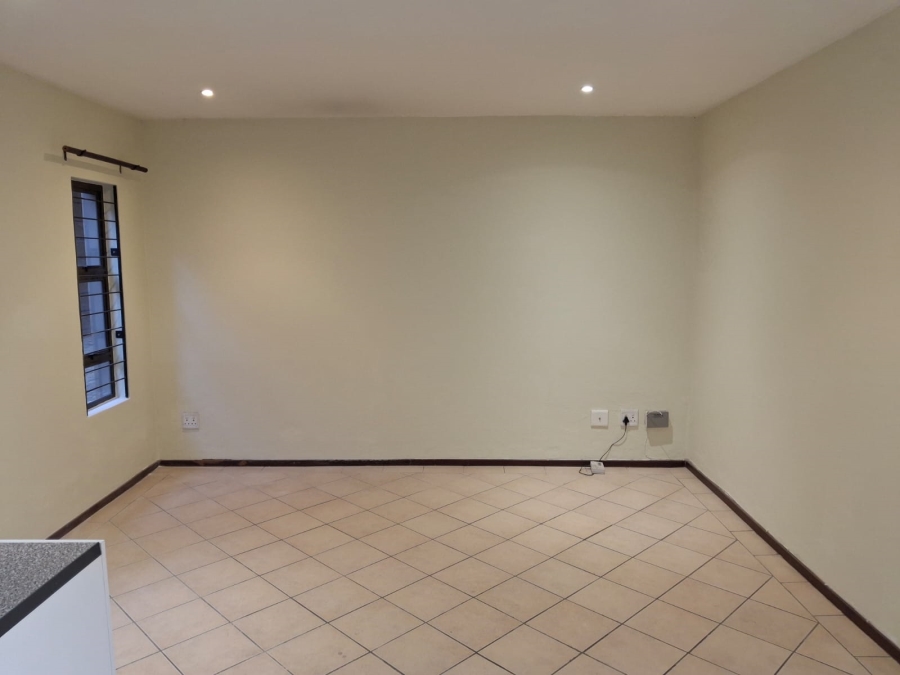 2 Bedroom Property for Sale in Sunnyrock Gauteng