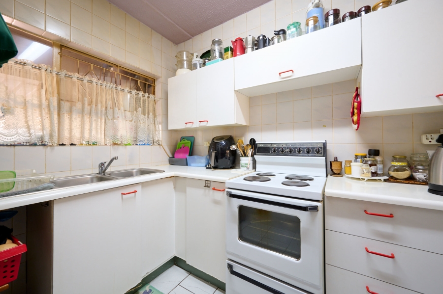 2 Bedroom Property for Sale in Vorna Valley Gauteng