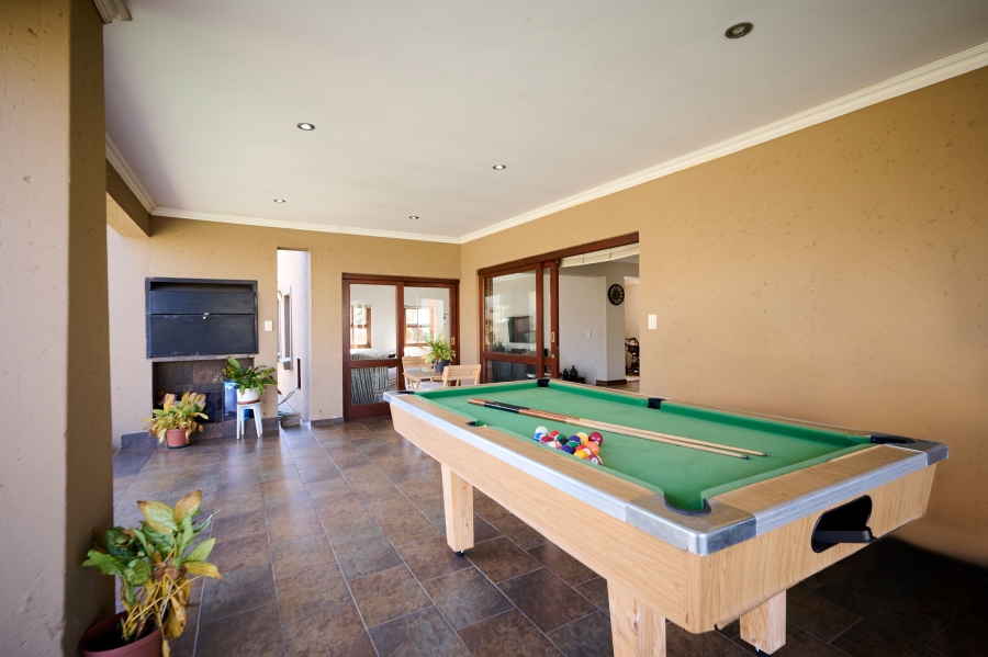 4 Bedroom Property for Sale in Carlswald North Estate Gauteng