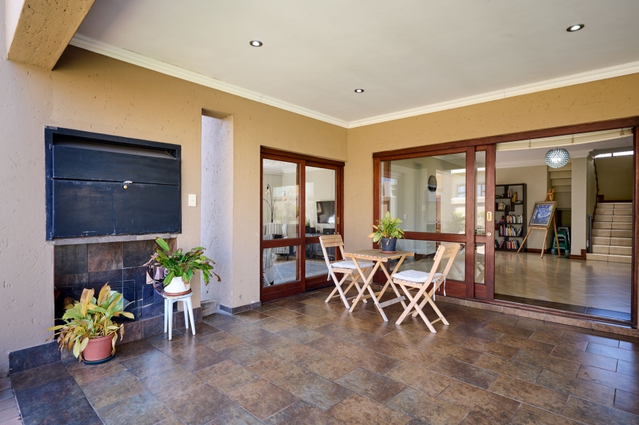 4 Bedroom Property for Sale in Carlswald North Estate Gauteng