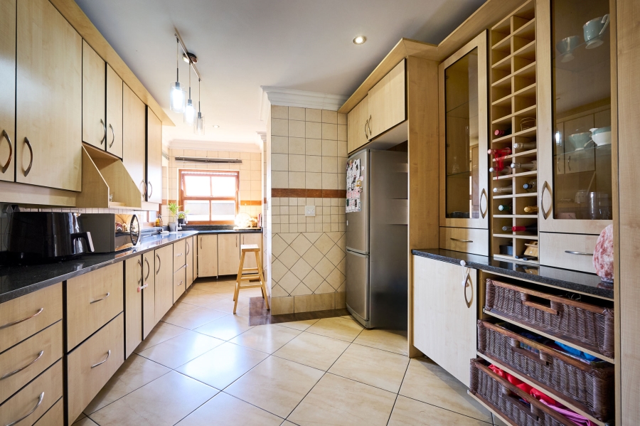 4 Bedroom Property for Sale in Carlswald North Estate Gauteng
