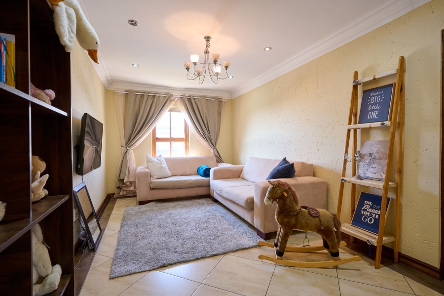 4 Bedroom Property for Sale in Carlswald North Estate Gauteng