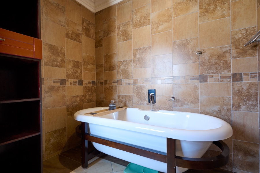 4 Bedroom Property for Sale in Carlswald North Estate Gauteng