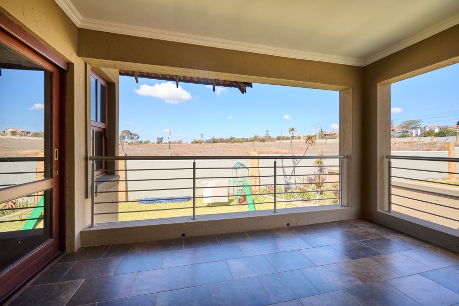 4 Bedroom Property for Sale in Carlswald North Estate Gauteng