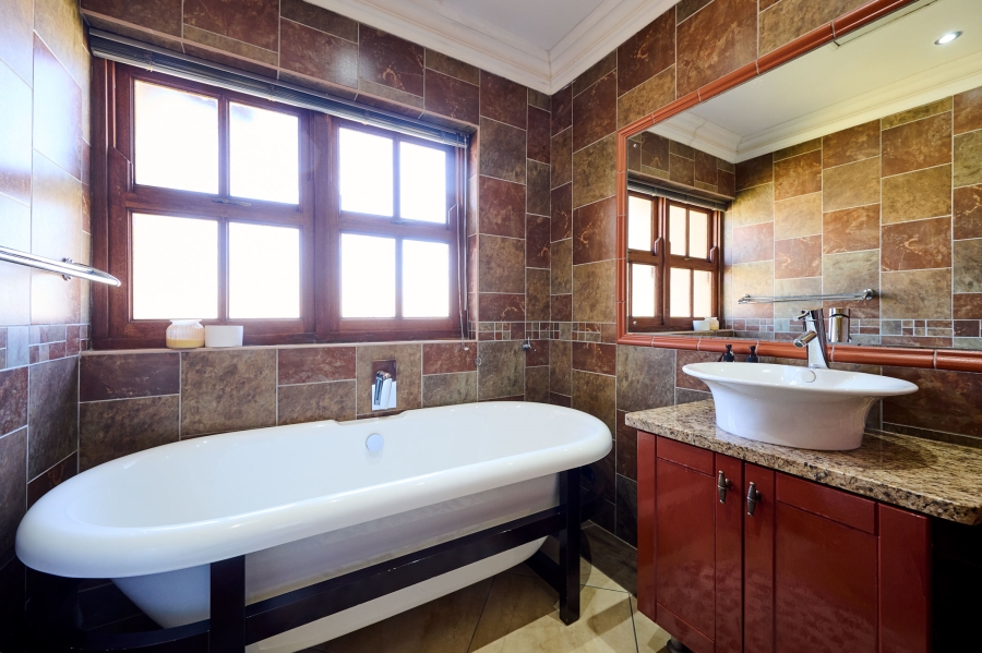 4 Bedroom Property for Sale in Carlswald North Estate Gauteng