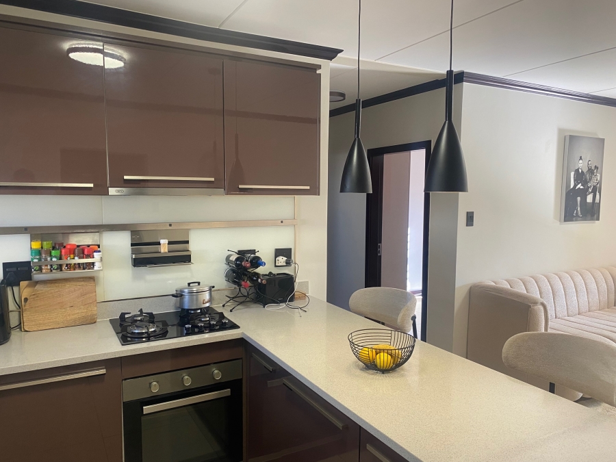 2 Bedroom Property for Sale in Blue Hills Gauteng