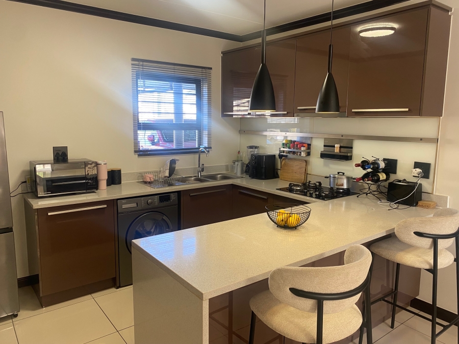 2 Bedroom Property for Sale in Blue Hills Gauteng