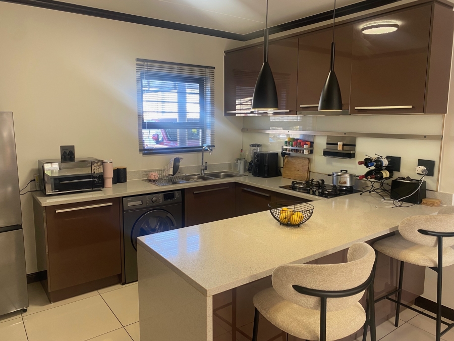 2 Bedroom Property for Sale in Blue Hills Gauteng