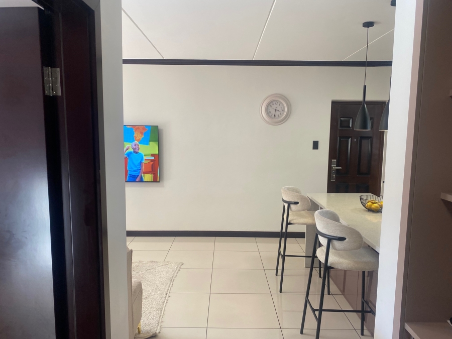 2 Bedroom Property for Sale in Blue Hills Gauteng
