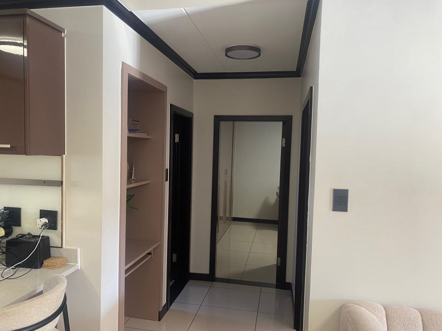 2 Bedroom Property for Sale in Blue Hills Gauteng