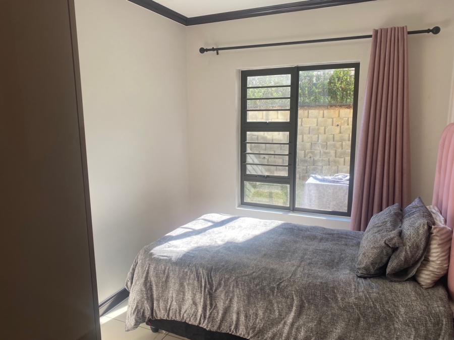 2 Bedroom Property for Sale in Blue Hills Gauteng