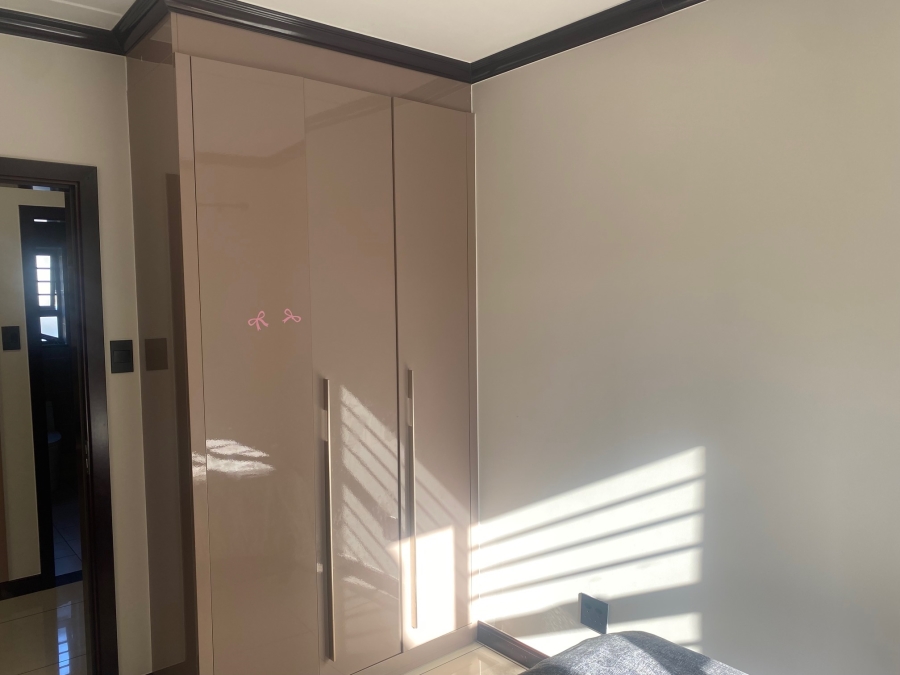 2 Bedroom Property for Sale in Blue Hills Gauteng