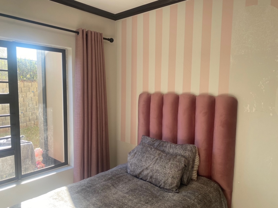 2 Bedroom Property for Sale in Blue Hills Gauteng