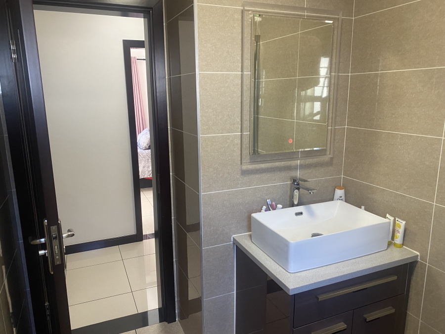 2 Bedroom Property for Sale in Blue Hills Gauteng
