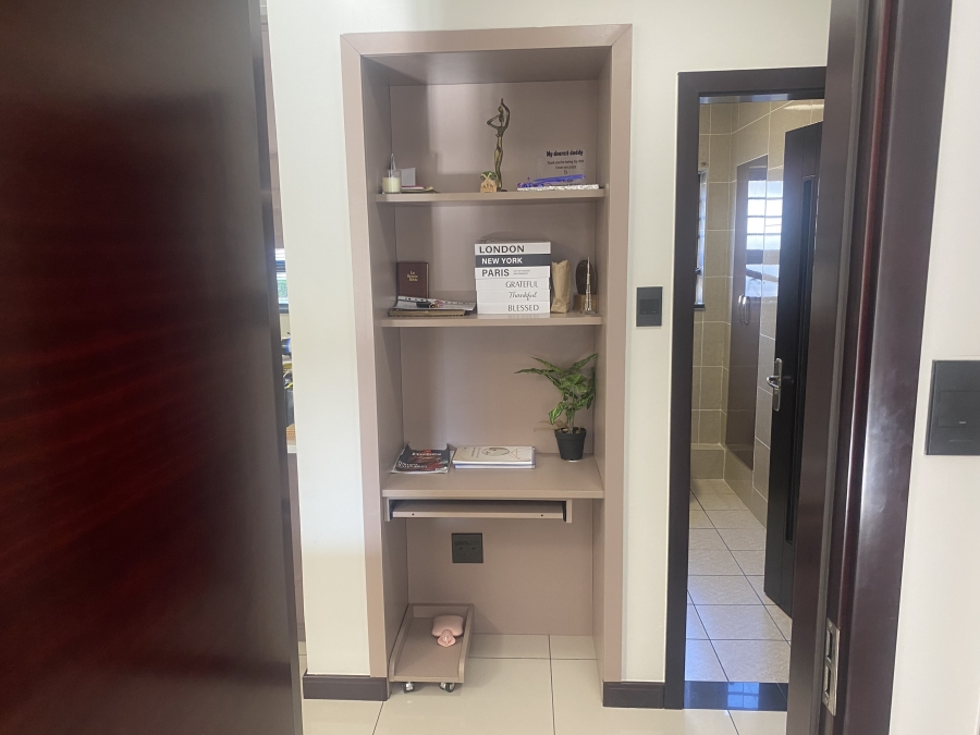 2 Bedroom Property for Sale in Blue Hills Gauteng