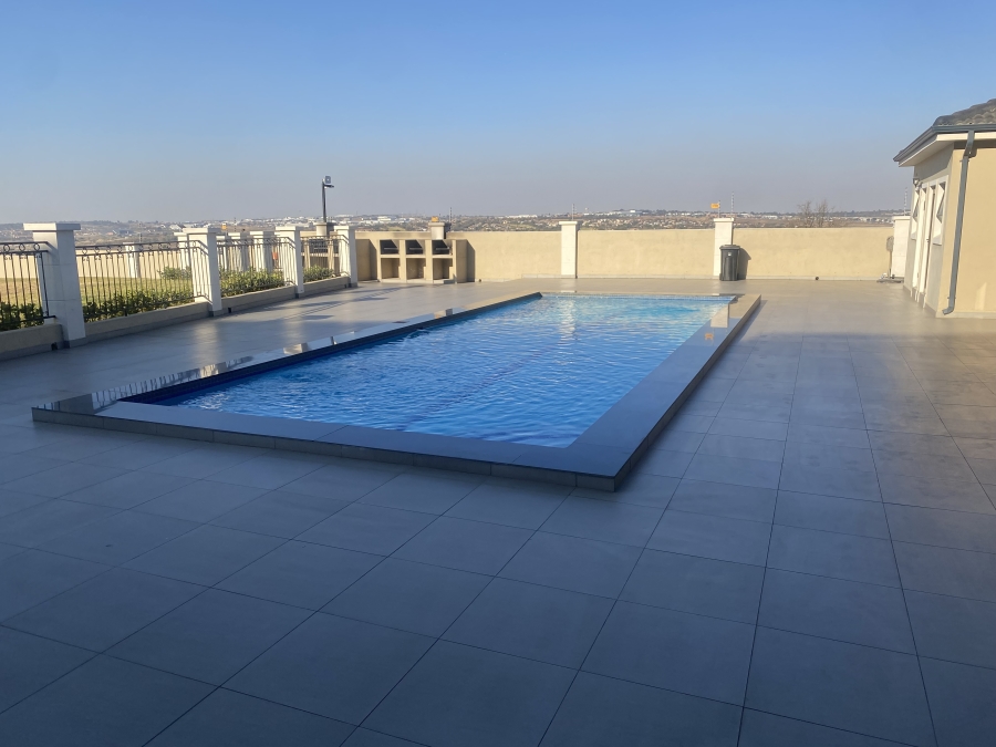 2 Bedroom Property for Sale in Blue Hills Gauteng