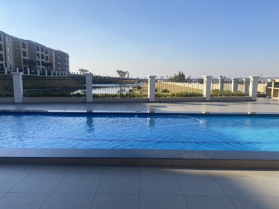 2 Bedroom Property for Sale in Blue Hills Gauteng