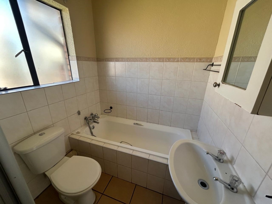 2 Bedroom Property for Sale in Halfway Gardens Gauteng