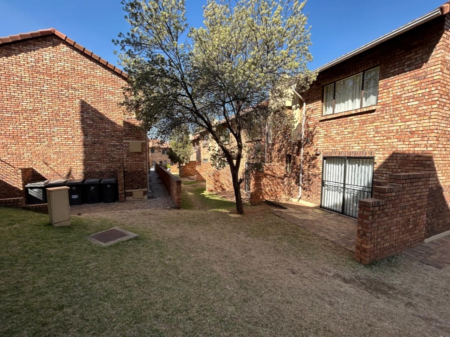 2 Bedroom Property for Sale in Halfway Gardens Gauteng