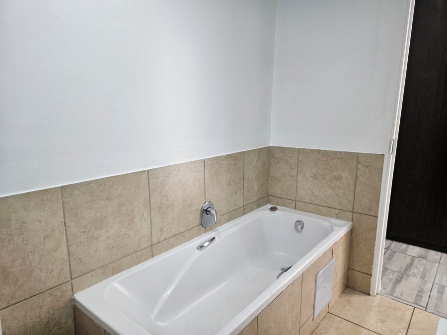 To Let 2 Bedroom Property for Rent in Craighall Gauteng