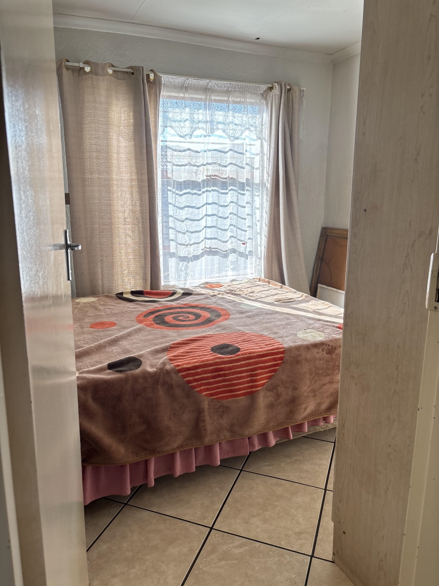 To Let 3 Bedroom Property for Rent in Clayville Gauteng