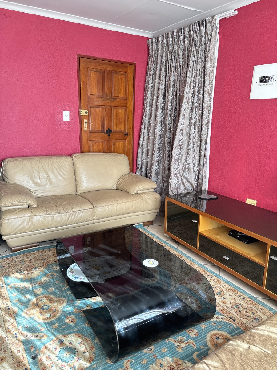 3 Bedroom Property for Sale in Clayville Gauteng