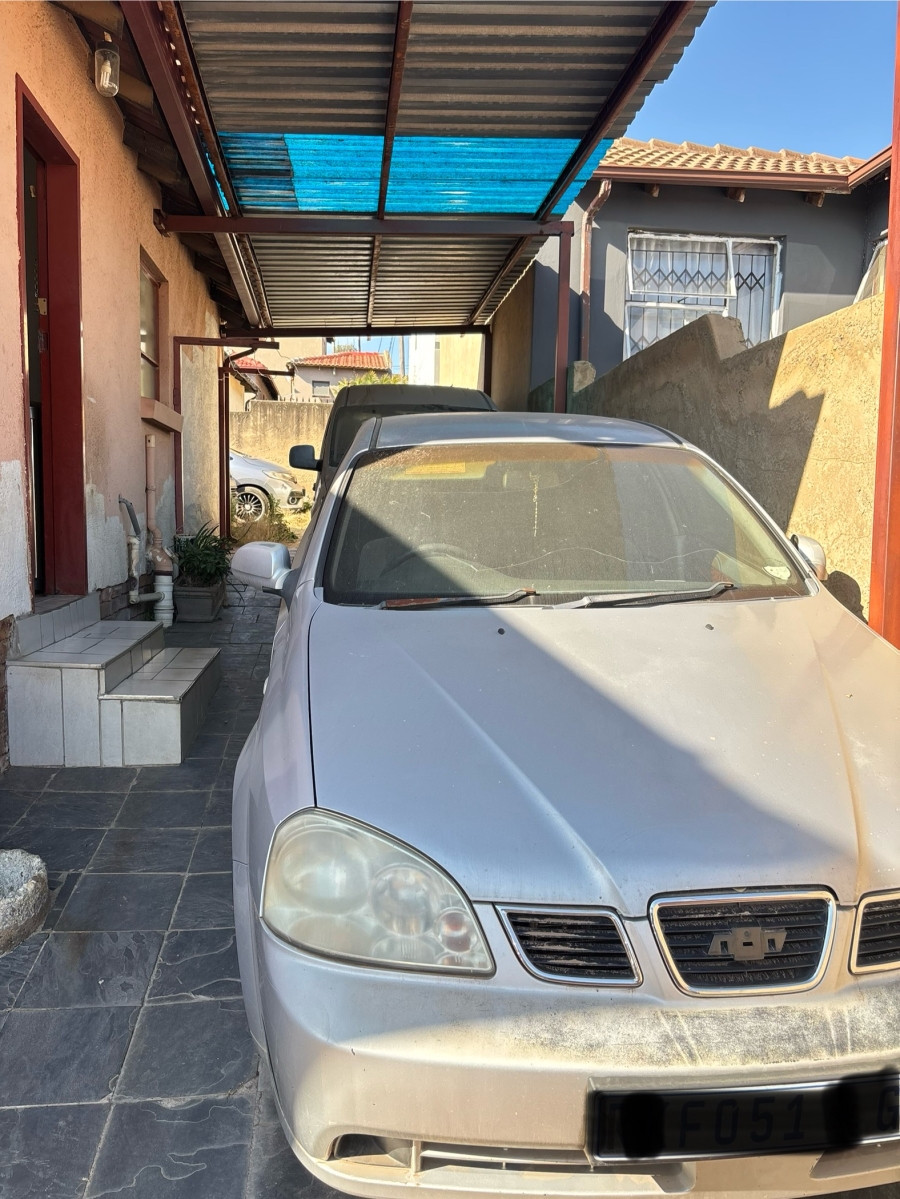 3 Bedroom Property for Sale in Clayville Gauteng