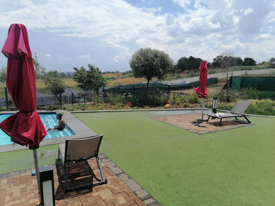 To Let 1 Bedroom Property for Rent in Witfield Gauteng