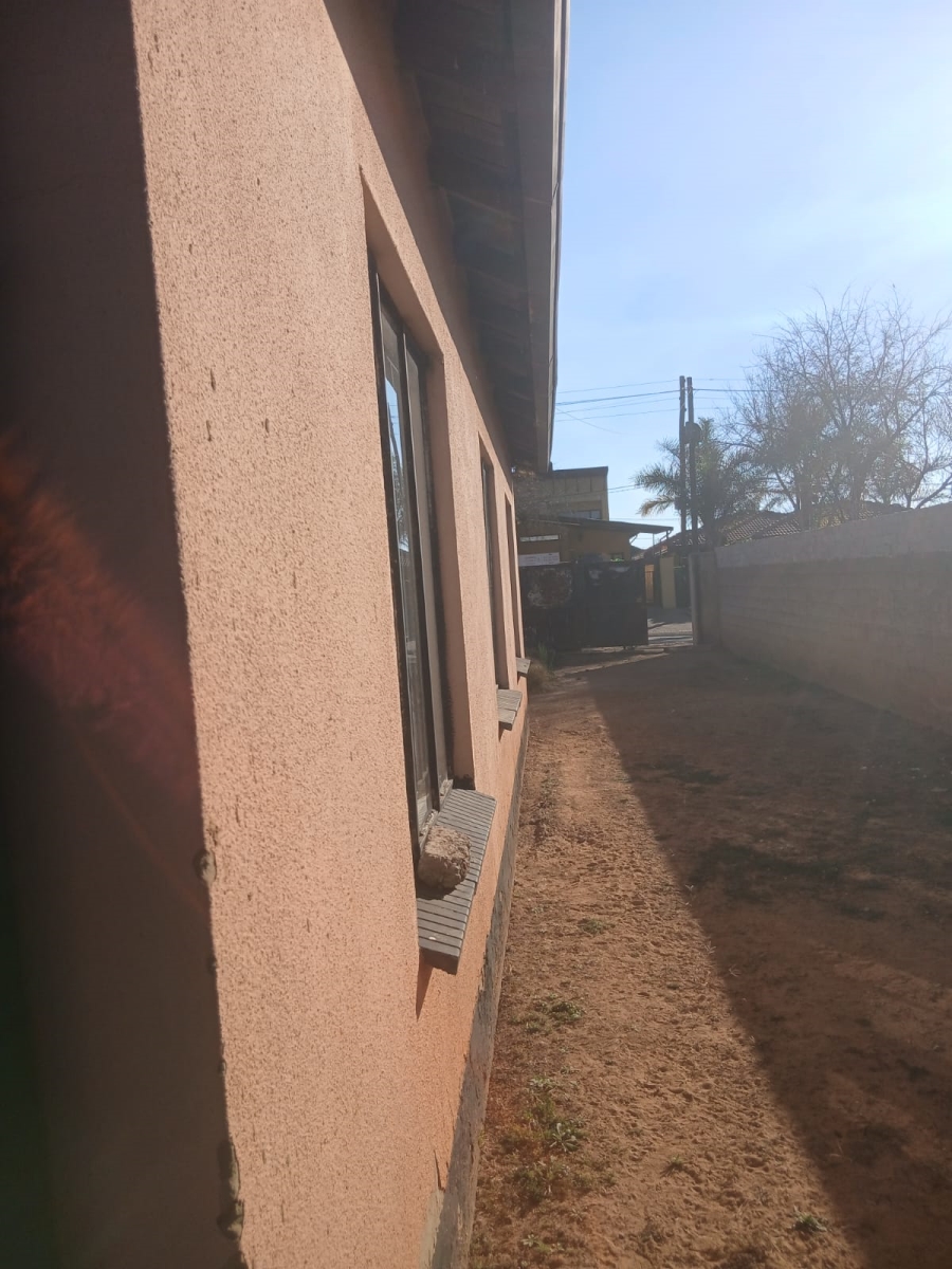 To Let 3 Bedroom Property for Rent in Protea Glen Gauteng