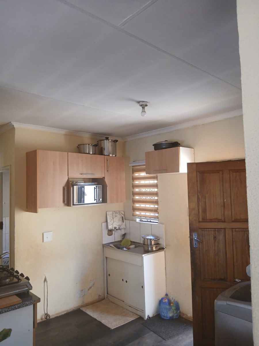 To Let 3 Bedroom Property for Rent in Protea Glen Gauteng