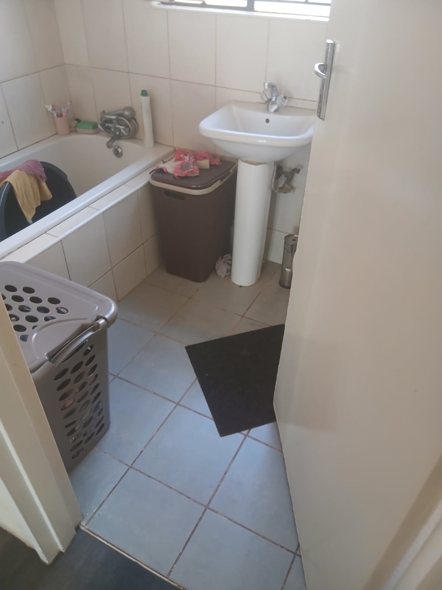 To Let 3 Bedroom Property for Rent in Protea Glen Gauteng
