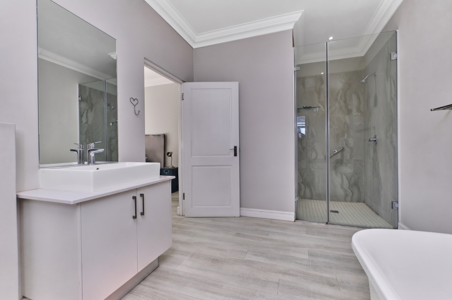 4 Bedroom Property for Sale in Bryanston Gauteng