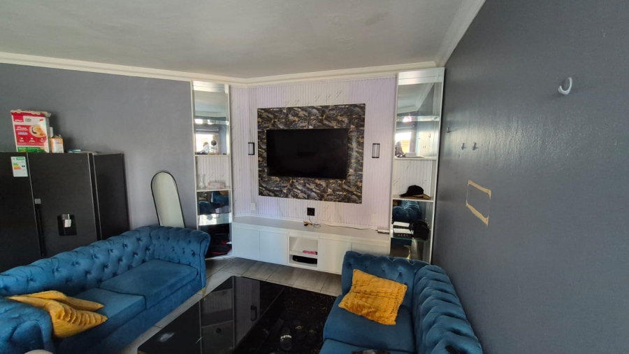 2 Bedroom Property for Sale in Johannesburg Central Gauteng
