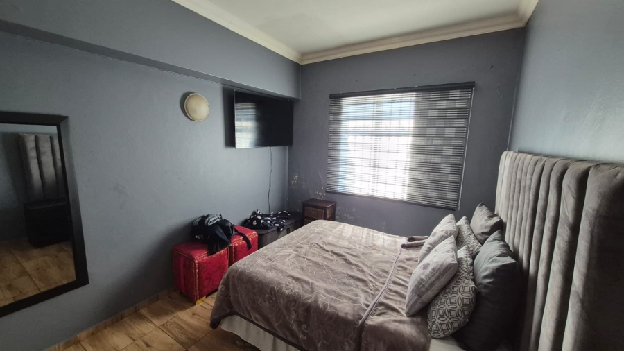 2 Bedroom Property for Sale in Johannesburg Central Gauteng