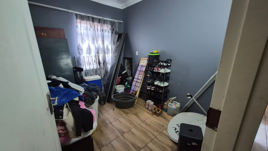 2 Bedroom Property for Sale in Johannesburg Central Gauteng