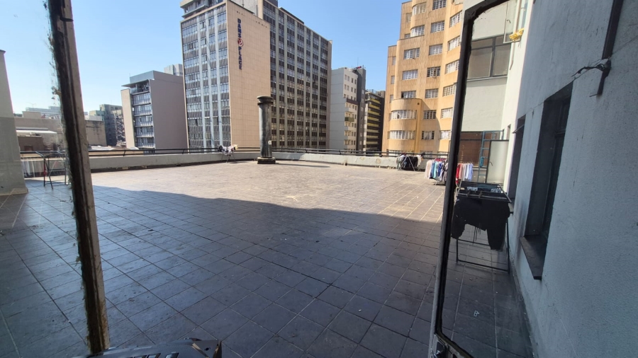 2 Bedroom Property for Sale in Johannesburg Central Gauteng
