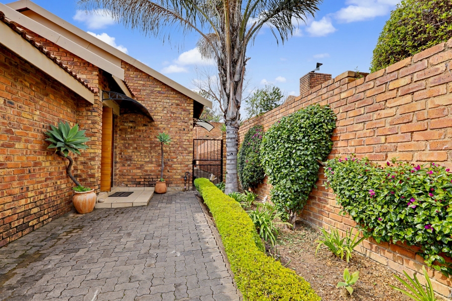 3 Bedroom Property for Sale in Honeydew Manor Gauteng
