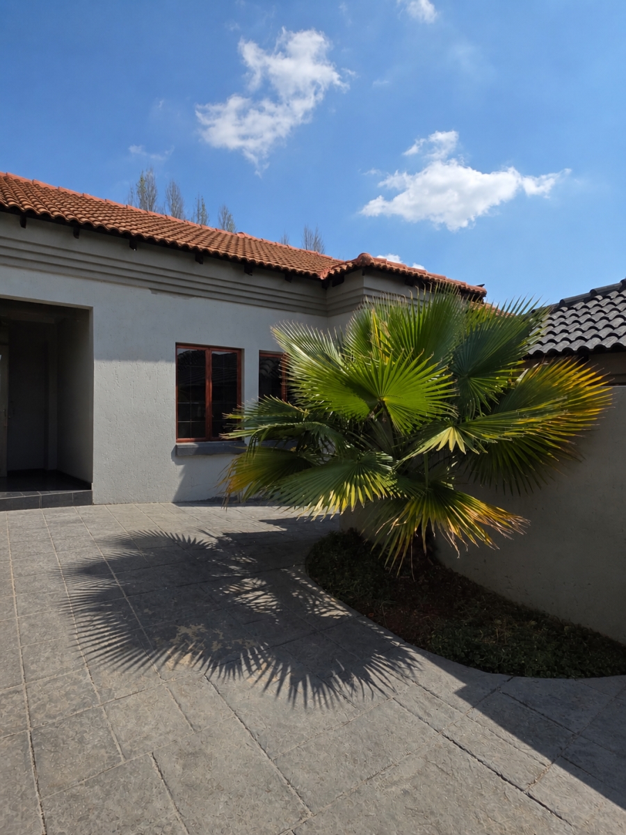 3 Bedroom Property for Sale in Thatchfield Estate Gauteng