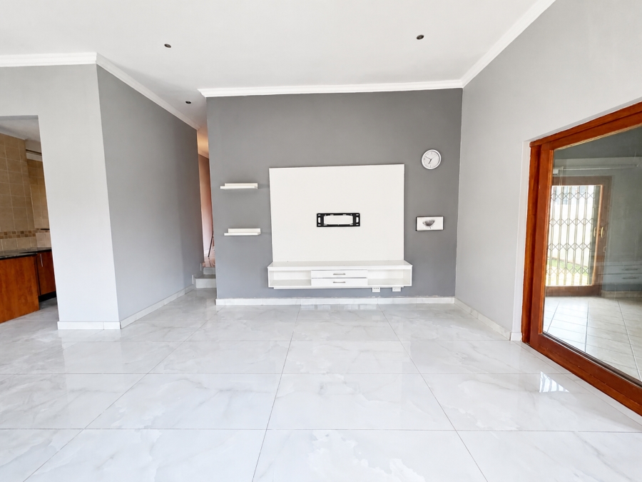 3 Bedroom Property for Sale in Thatchfield Estate Gauteng