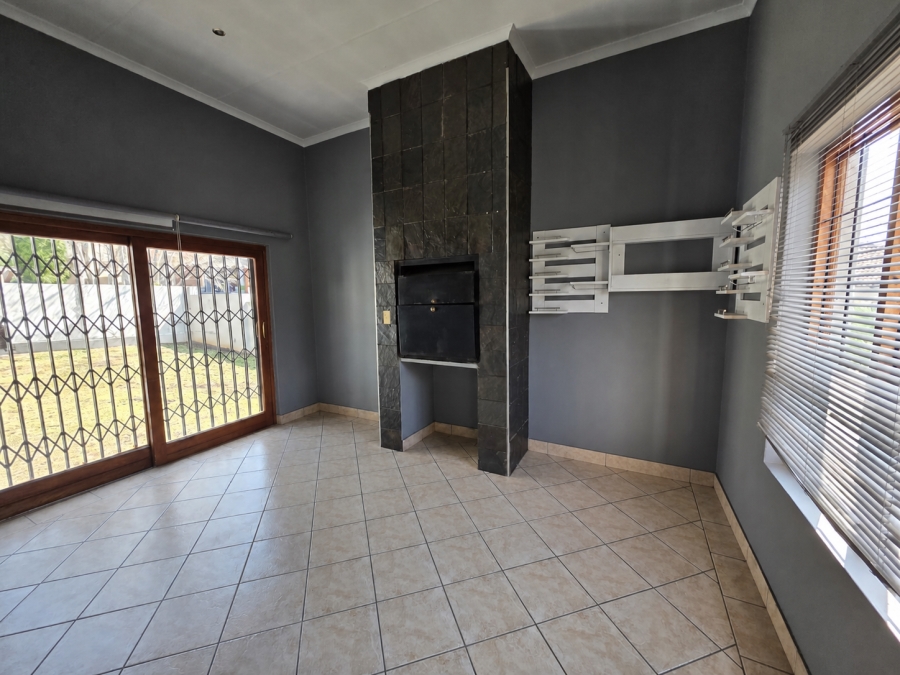 3 Bedroom Property for Sale in Thatchfield Estate Gauteng