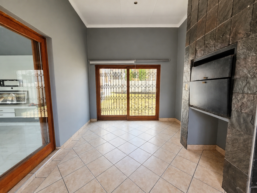 3 Bedroom Property for Sale in Thatchfield Estate Gauteng
