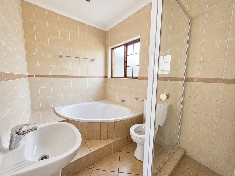 3 Bedroom Property for Sale in Thatchfield Estate Gauteng