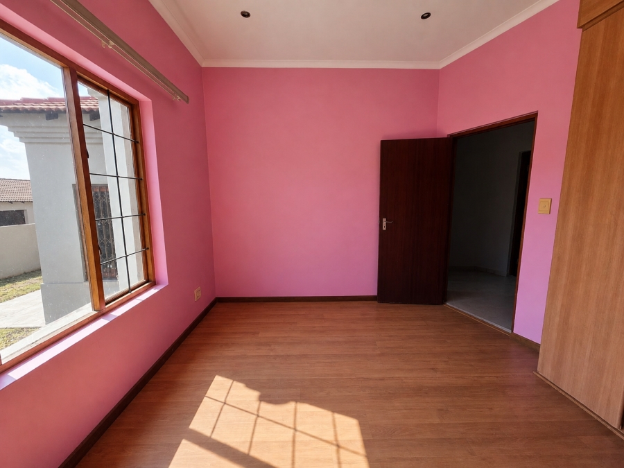 3 Bedroom Property for Sale in Thatchfield Estate Gauteng