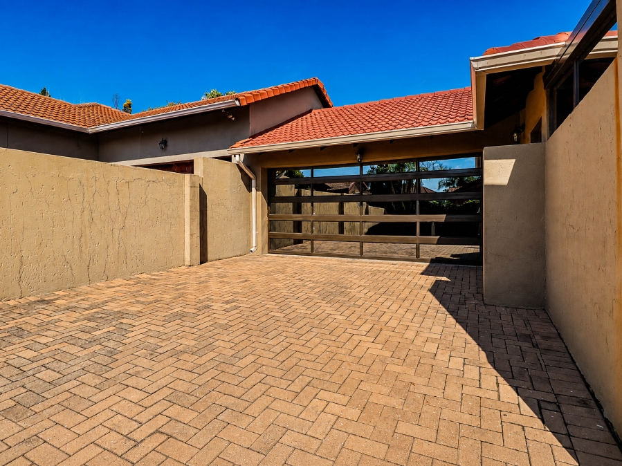 3 Bedroom Property for Sale in Thatchfield Estate Gauteng