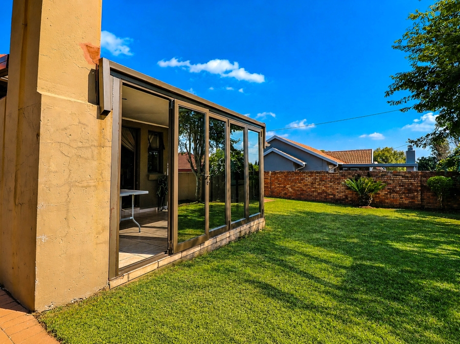 3 Bedroom Property for Sale in Thatchfield Estate Gauteng