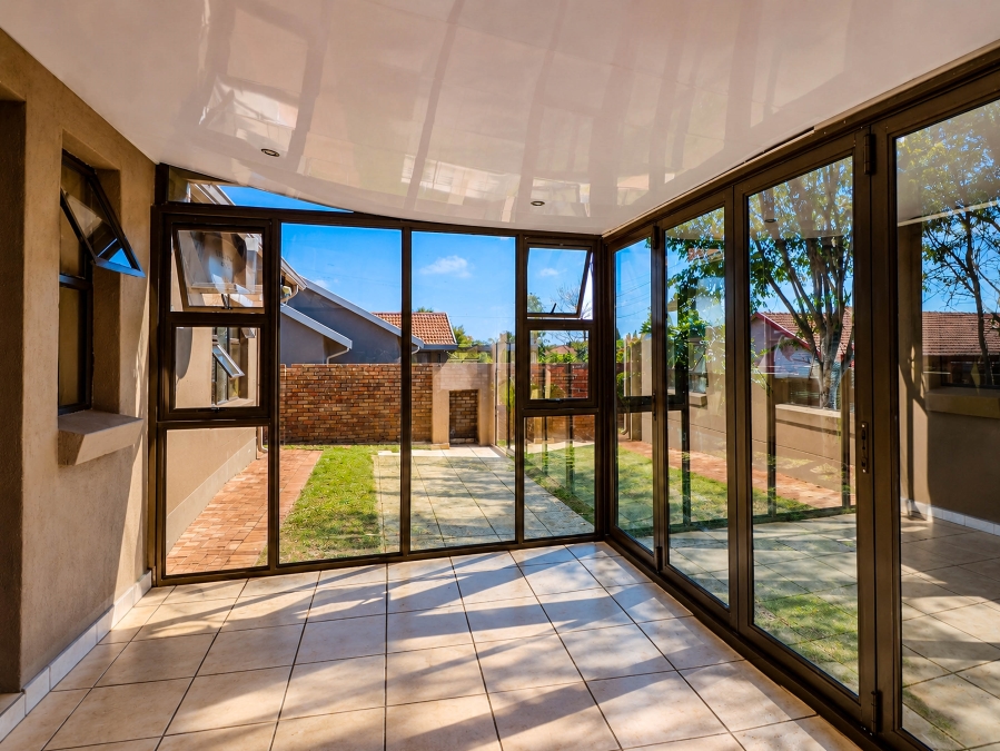 3 Bedroom Property for Sale in Thatchfield Estate Gauteng