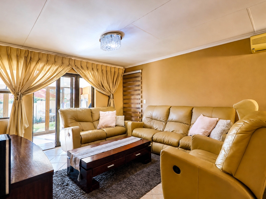 3 Bedroom Property for Sale in Thatchfield Estate Gauteng