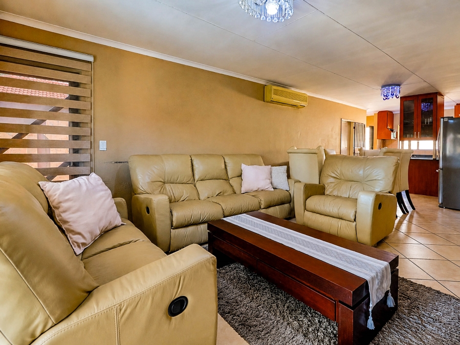 3 Bedroom Property for Sale in Thatchfield Estate Gauteng