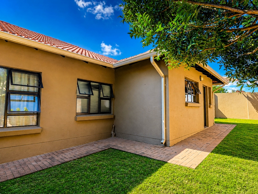 3 Bedroom Property for Sale in Thatchfield Estate Gauteng